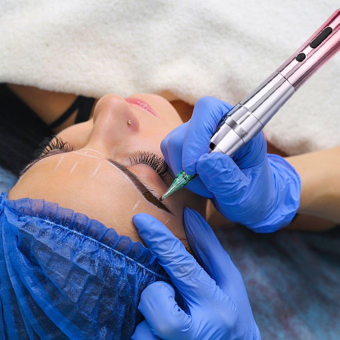 To Dye or Tattoo? Key Differences Between Eyebrow Tinting and Microblading